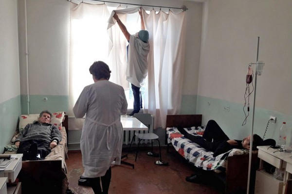 Из-за химической «опасности» в Мирнограде эвакуировали больницу