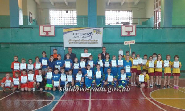 Школьники из Горняка выиграли зональный этап областных соревнований «Веселые старты»