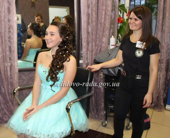 В Селидово впервые состоялся конкурс парикмахерского искусства «Мастера красоты Донетчины»