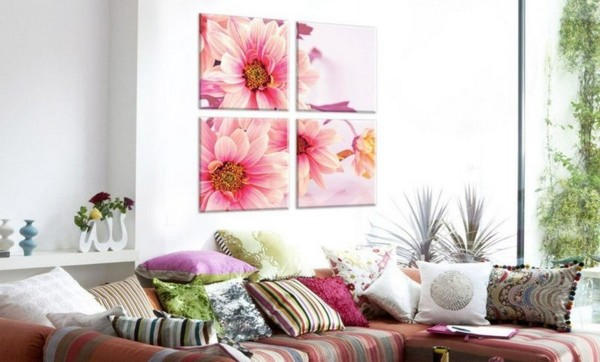 Картина с цветами — лучший способ оживить интерьер гостиной