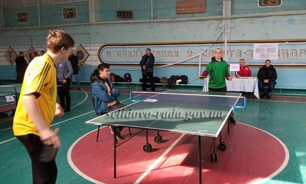 Селидовские студенты выиграли областные соревнования по настольному теннису