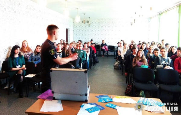 Новогродовские школьники узнали о работе полиции