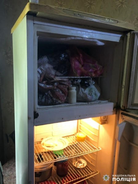 Престарелый любитель кайфа из Горняка хранил наркотики в холодильнике