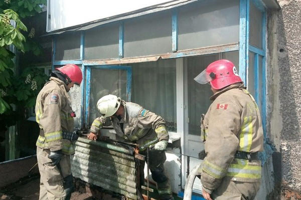 Соседский окурок стал причиной пожара в Мирнограде