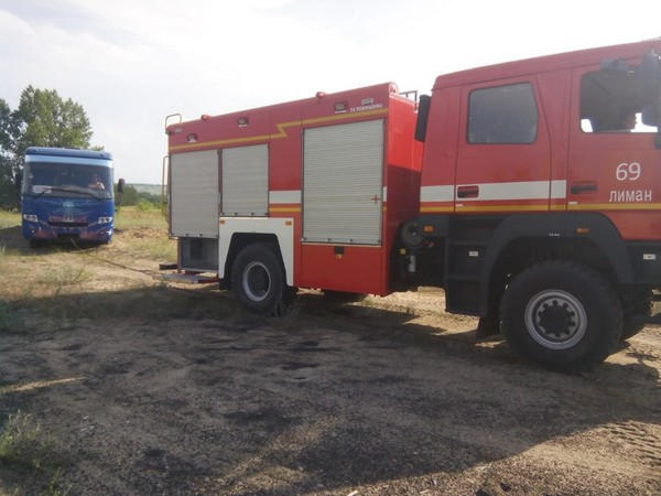 Автобус из Новогродовки застрял в песках Лиманского района