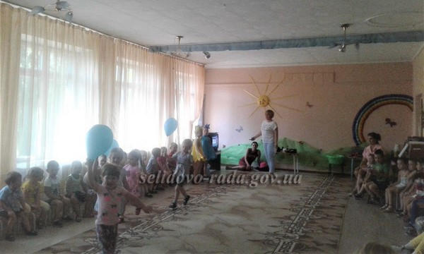 В Украинске для детей организовали летние развлечения