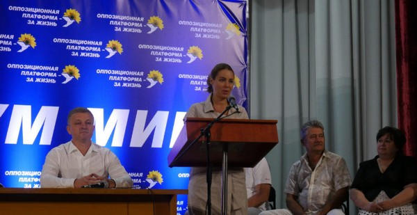 Наталия Королевская приняла участие в Форумах мира в прифронтовой Марьинке и шахтерском Селидово