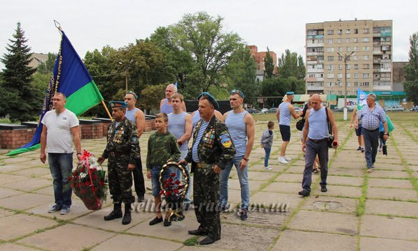 В Селидово и Новогродовке автопробегом и возложением цветов чествовали ветеранов