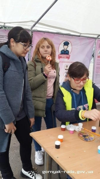 Горняцкие школьники посетили Всеукраинский фестиваль «З країни в Україну»