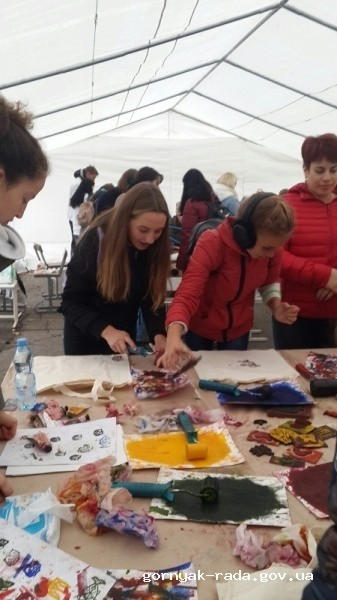 Горняцкие школьники посетили Всеукраинский фестиваль «З країни в Україну»