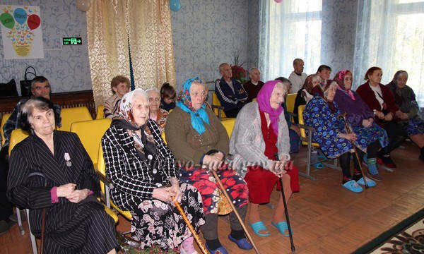 В Селидово и Горняке устроили праздник для пожилых людей