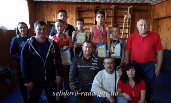 В Селидово прошел открытый городской турнир по вольной борьбе