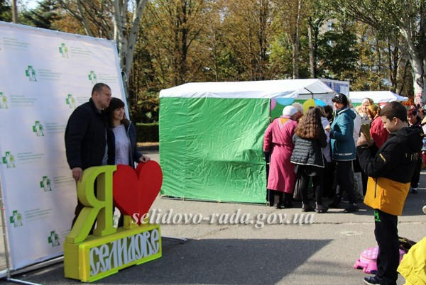 В Селидово проводят масштабные ярмарки семейного здоровья