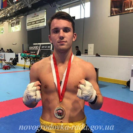Кикбоксер из Новогродовки завоевал два «золота» на Чемпионате мира в Польше