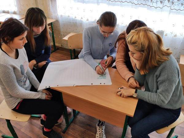 Жителей Новогродовки с детства учат работать легально