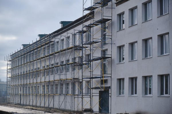 Глава Донетчины недоволен ходом ремонта будущей опорной школы в Новогродовке