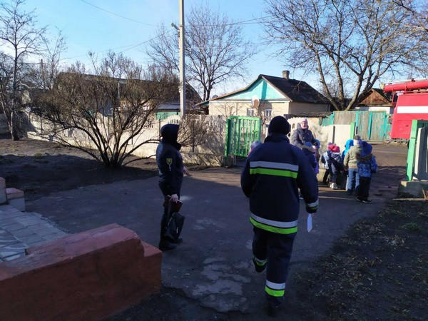 В Новогродовке спасатели оперативно эвакуировали детей из детского сада