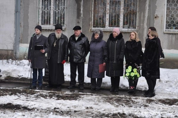 В Горняке почтили память погибших во время обстрела в 2015 году