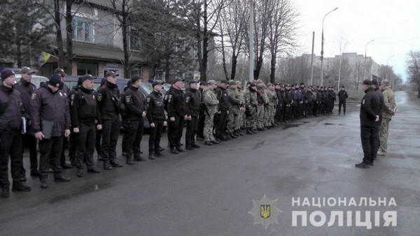 Для стабилизации криминогенной ситуации в Новогродовке полицейские провели масштабную отработку