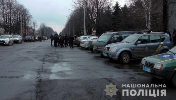 Для стабилизации криминогенной ситуации в Новогродовке полицейские провели масштабную отработку