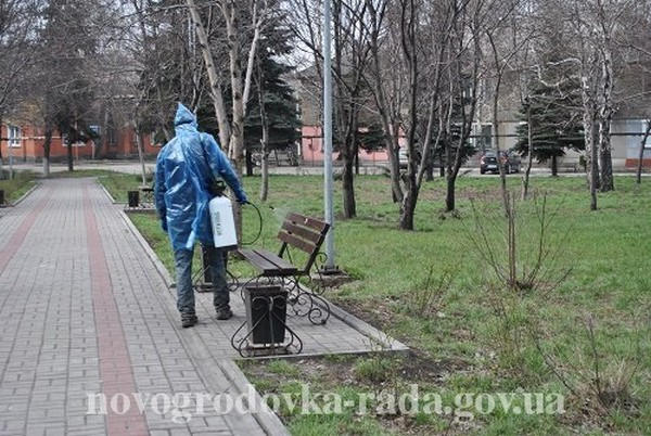 В связи с эпидемией коронавируса в Новогродовке проводят дезинфекцию города