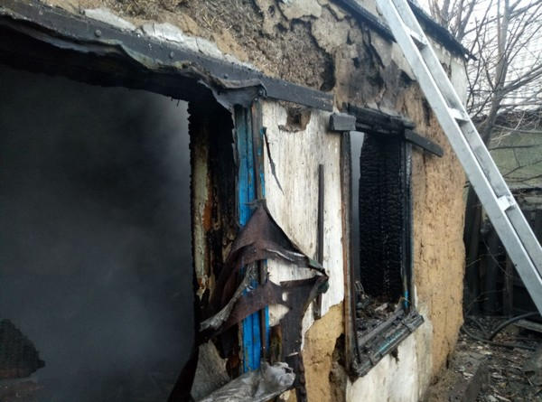 В результате пожара в Украинске погибли два человека