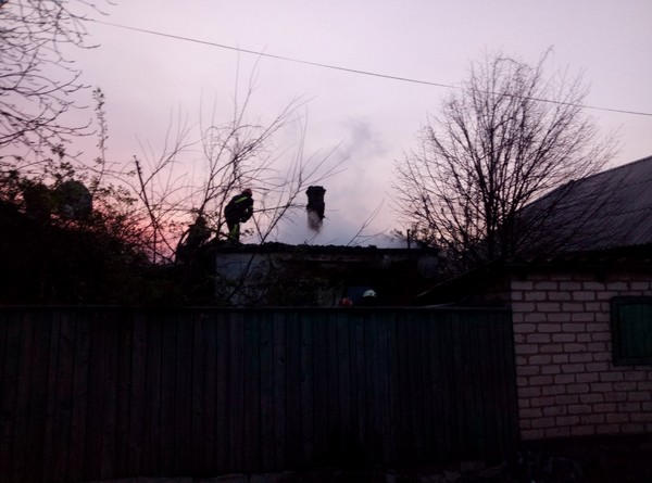 В результате пожара в Украинске погибли два человека