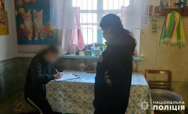 Несмотря на карантин, в Покровске полицейские проводят профилактическую работу с трудными подростками