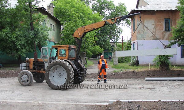 В Селидово ремонтируют дороги