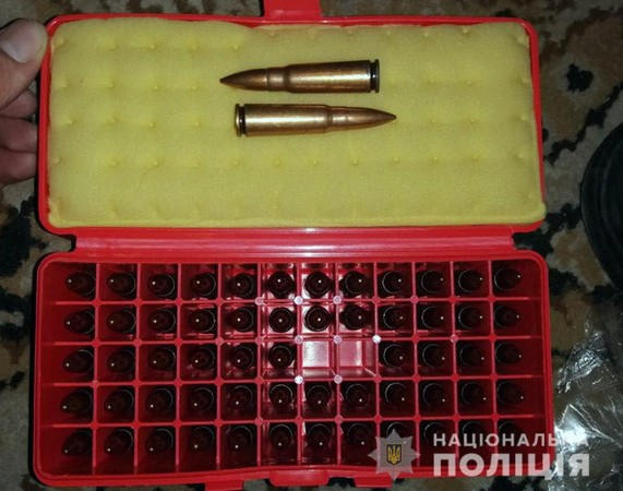 В Покровске у семейного дебошира изъяли огромный арсенал оружия и боеприпасов
