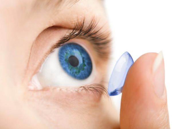 Как использовать контактные линзы