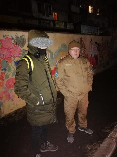 В Покровске задержали парня, который по ночам разрисовывал стены домов, заборы и банкоматы