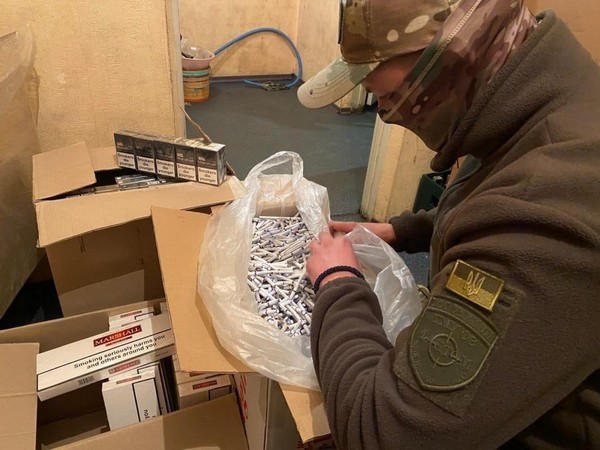 В результате спецоперации в Новогродовке изъяли крупную партию контрафактных сигарет