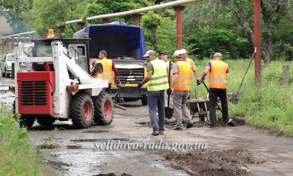 В Селидовской громаде стартовал ремонт дорог