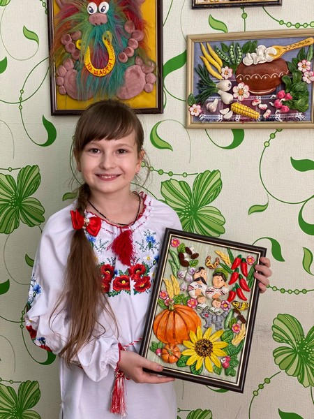 Школьница из Новогродовской громады стала победительницей областного художественного конкурса