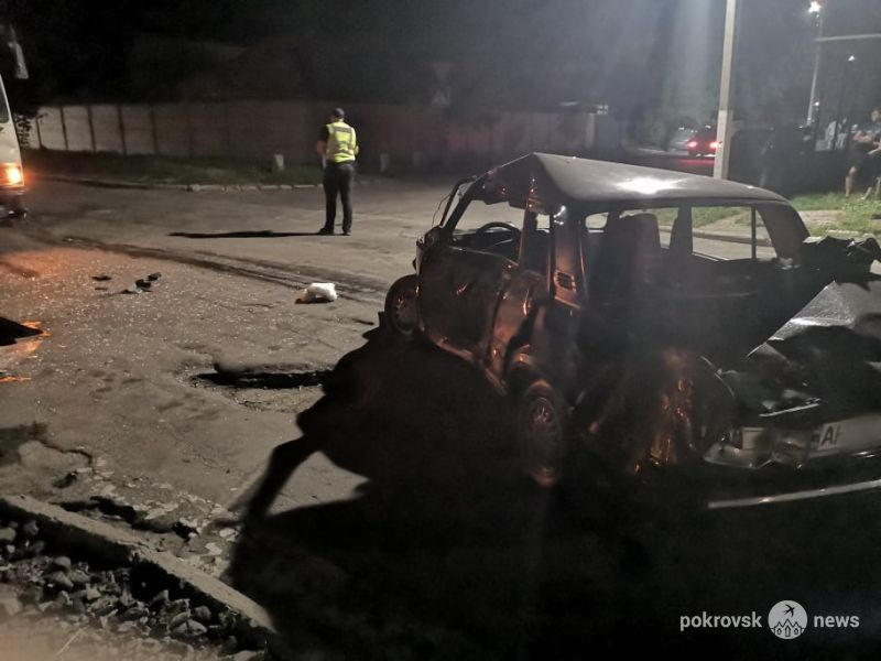 Шокирующее ДТП в Покровске с участием двух автомобилей и автобуса: два человека погибли, трое - травмированы