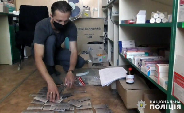 В Покровске полицейские накрыли еще две «наркоманские» аптеки