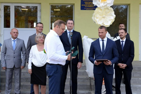 В Новогродовке торжественно открыли обновленную опорную школу
