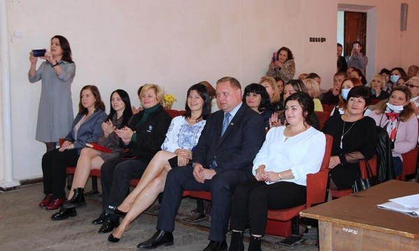 В Селидово педагогов торжественно поздравили с профессиональным праздником