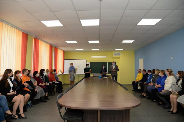 Педагогов Новогродовской громады поздравили с профессиональным праздником