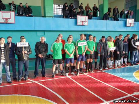 Чемпионом по мини-футболу среди ветеранов углепрома стала команда «Лисичанскугля» (Фото)