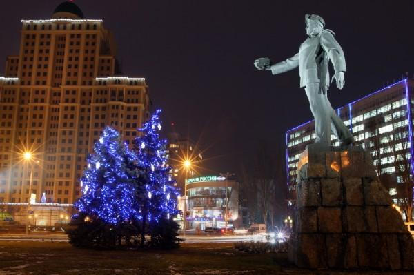 Донецк погрузился в новогоднюю сказку (фото)