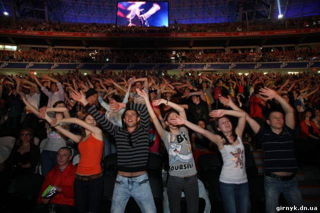 Рок-концерт на "Донбасс Арене": хиты, проверенные годами, танцы до упада и полный экстаз (фото)
