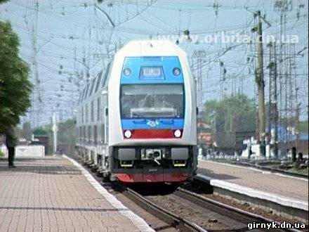 Через станцию Красноармейск прошел новый двухэтажный поезд "Skoda" (фото + видео)