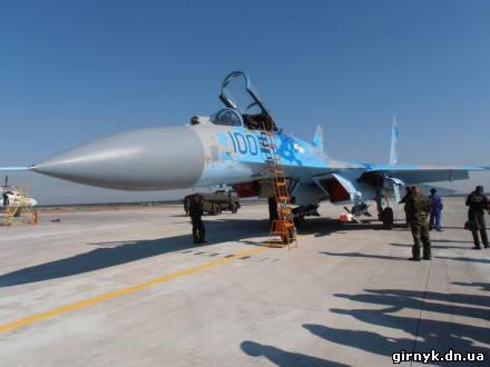Воздушное пространство над Донецком сегодня будут охранять военные самолеты (фото)