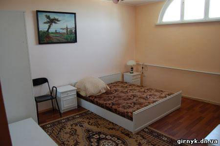 Отдых в Урзуфе: жилье от 40 гривен, проезд от 65 гривен (фото)