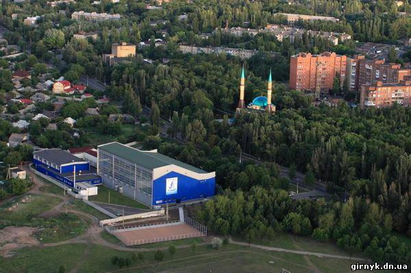 Донецк с вертолета: поселок Ахметова, новые развязки и зеленые пригороды (фото)
