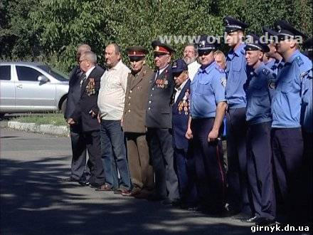 В Красноармейске открыли мемориальную доску в память о погибшем милиционере (фото + видео)