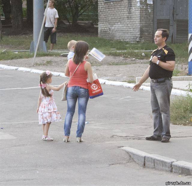 В Донецке дети рекламируют водку (фото)