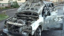 Все, что осталось от сгоревшего автомобиля в Красноармейске (видео)